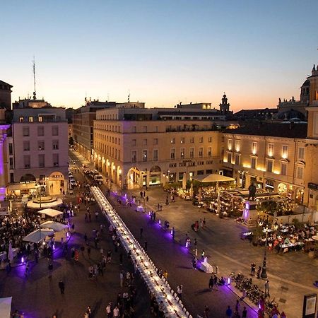 Stazione A 200M - Ampio Appartamento Con Parcheggio Notturno Gratis Parma Dış mekan fotoğraf